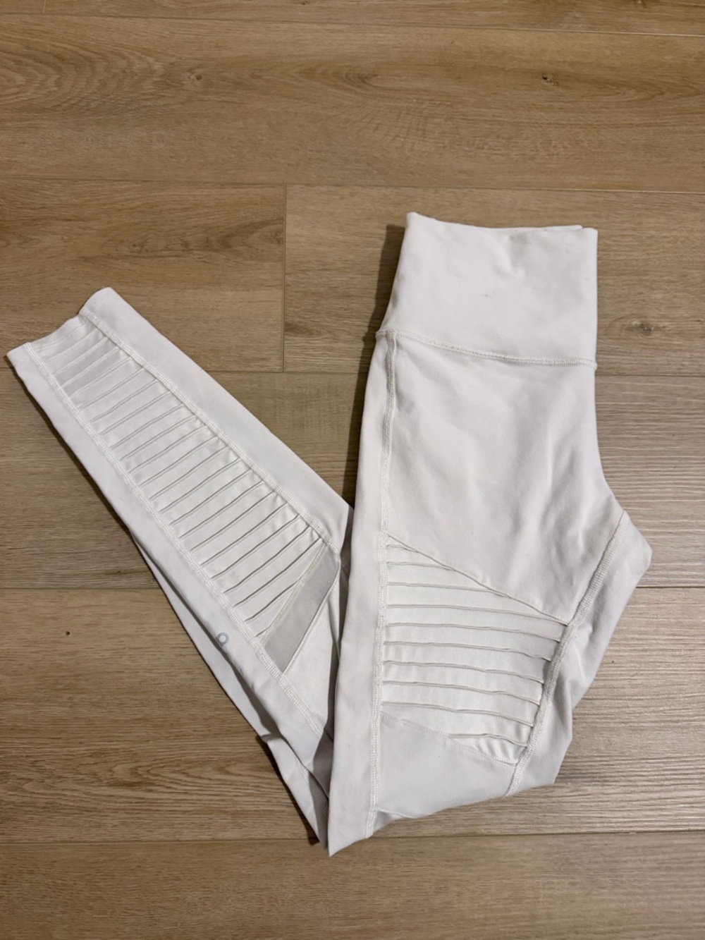 ALO leggings bundle- size medium - Picture 2 of 5